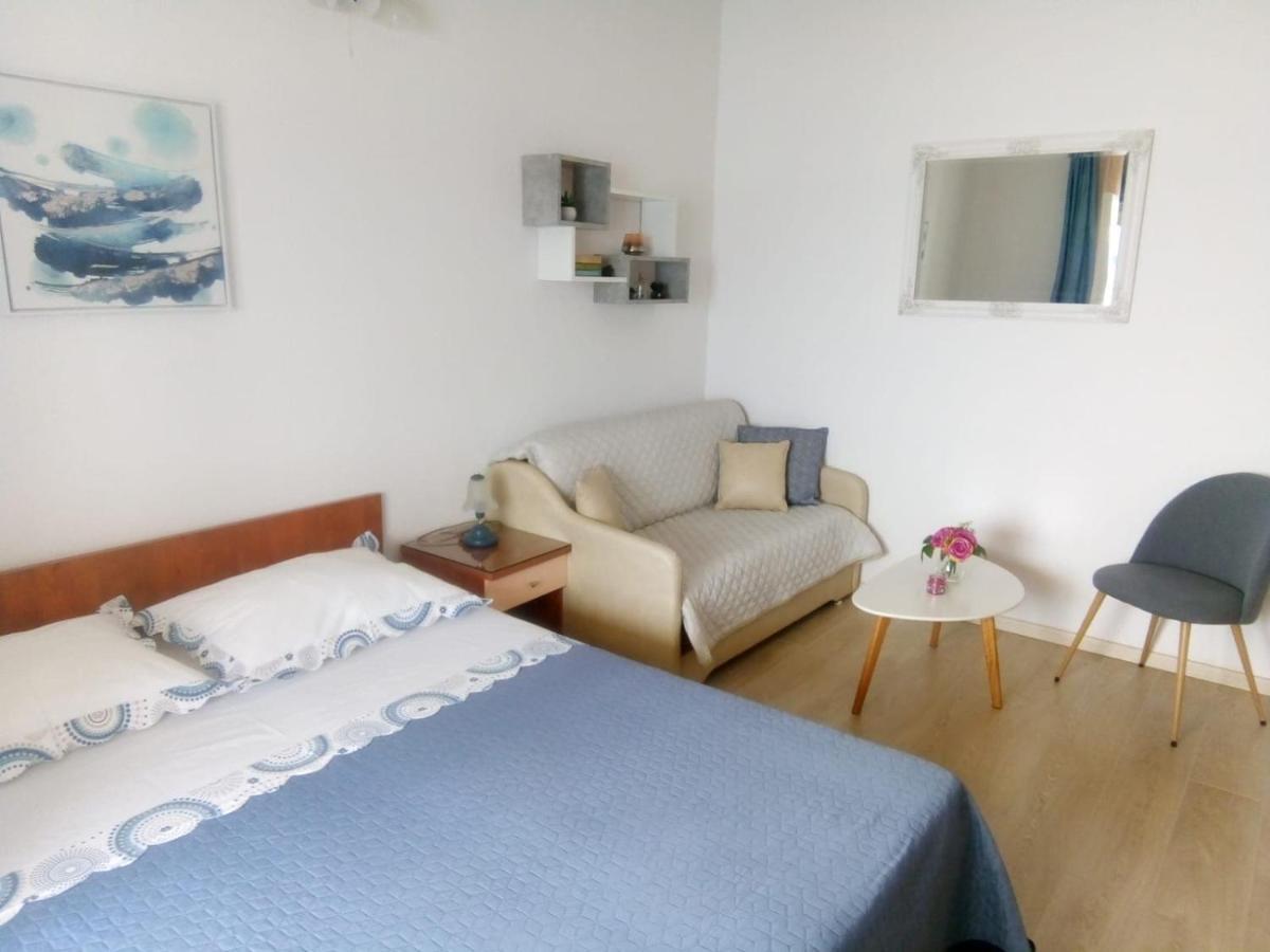פודגורה Apartments And Rooms Niksa מראה חיצוני תמונה