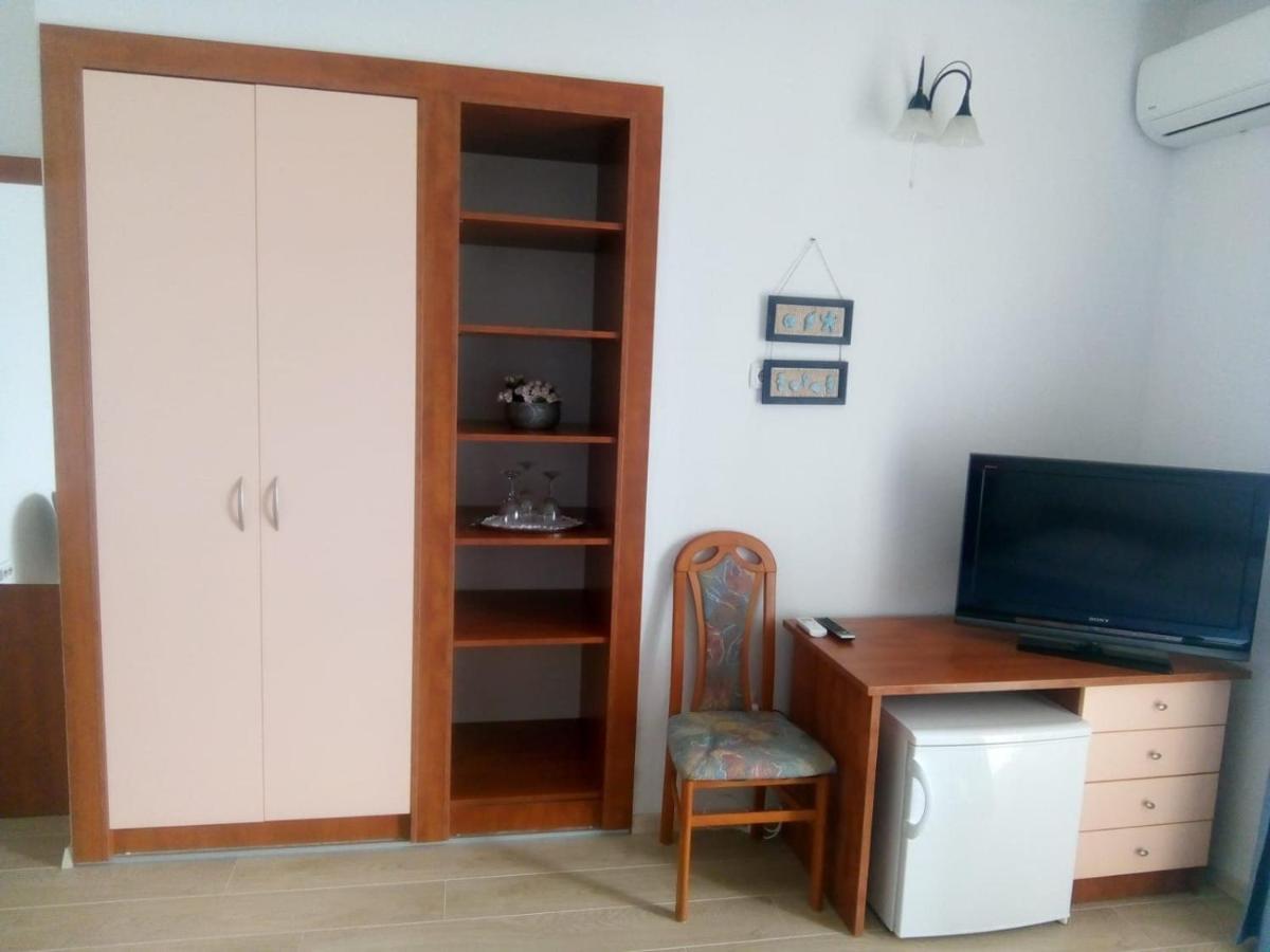 פודגורה Apartments And Rooms Niksa מראה חיצוני תמונה