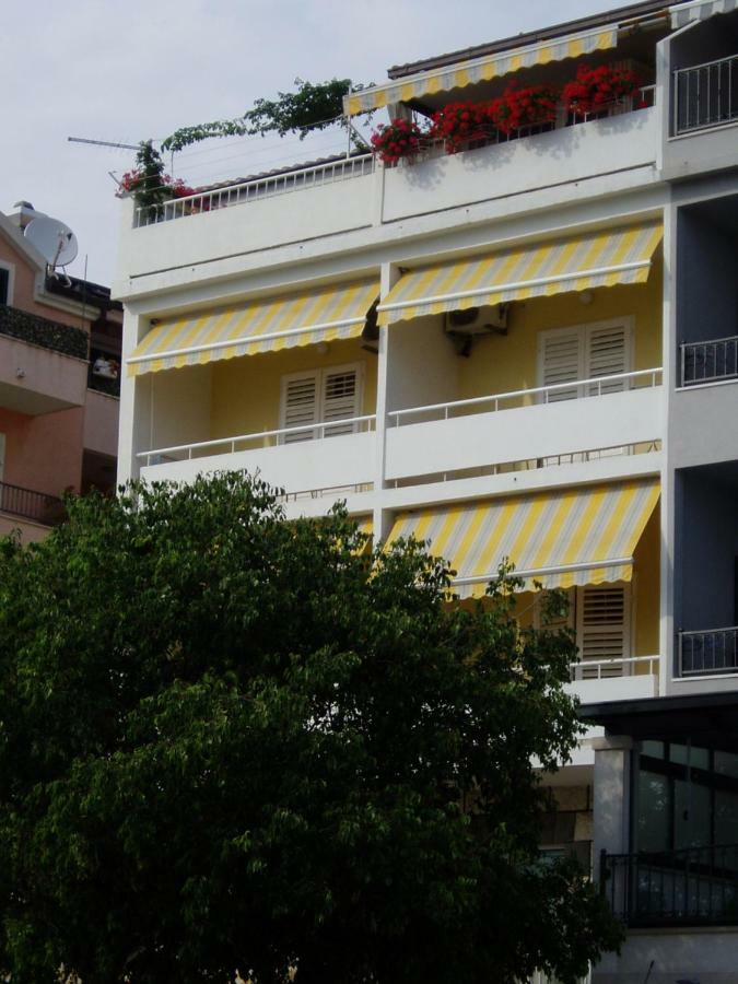 פודגורה Apartments And Rooms Niksa מראה חיצוני תמונה