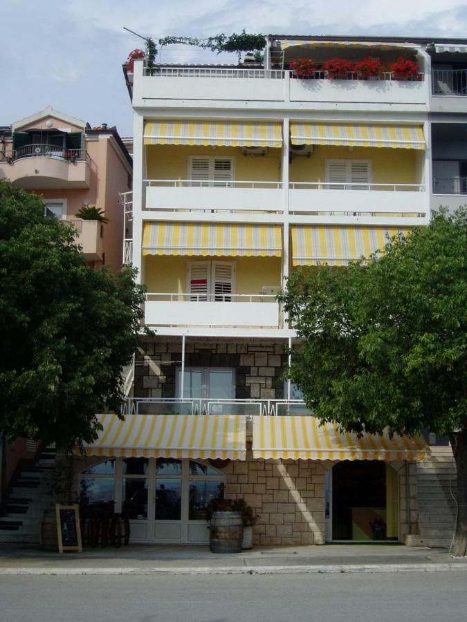 פודגורה Apartments And Rooms Niksa מראה חיצוני תמונה