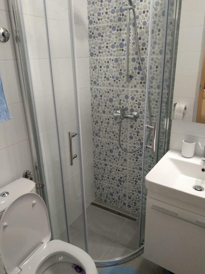 פודגורה Apartments And Rooms Niksa מראה חיצוני תמונה
