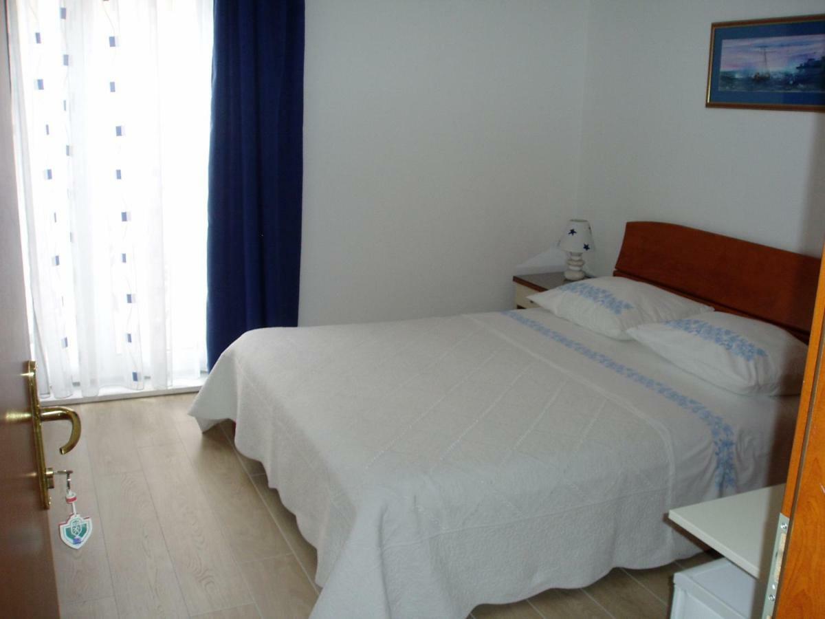 פודגורה Apartments And Rooms Niksa מראה חיצוני תמונה
