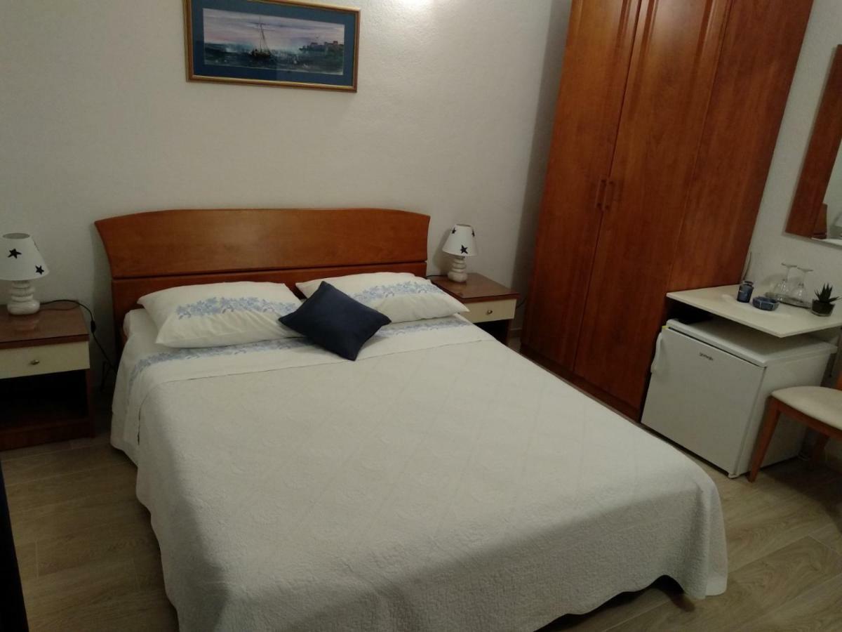 פודגורה Apartments And Rooms Niksa מראה חיצוני תמונה