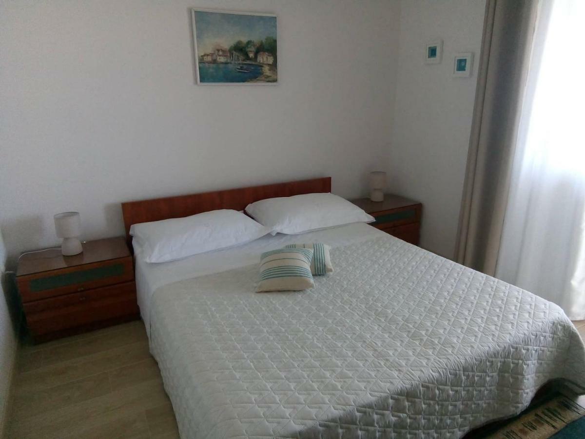 פודגורה Apartments And Rooms Niksa מראה חיצוני תמונה