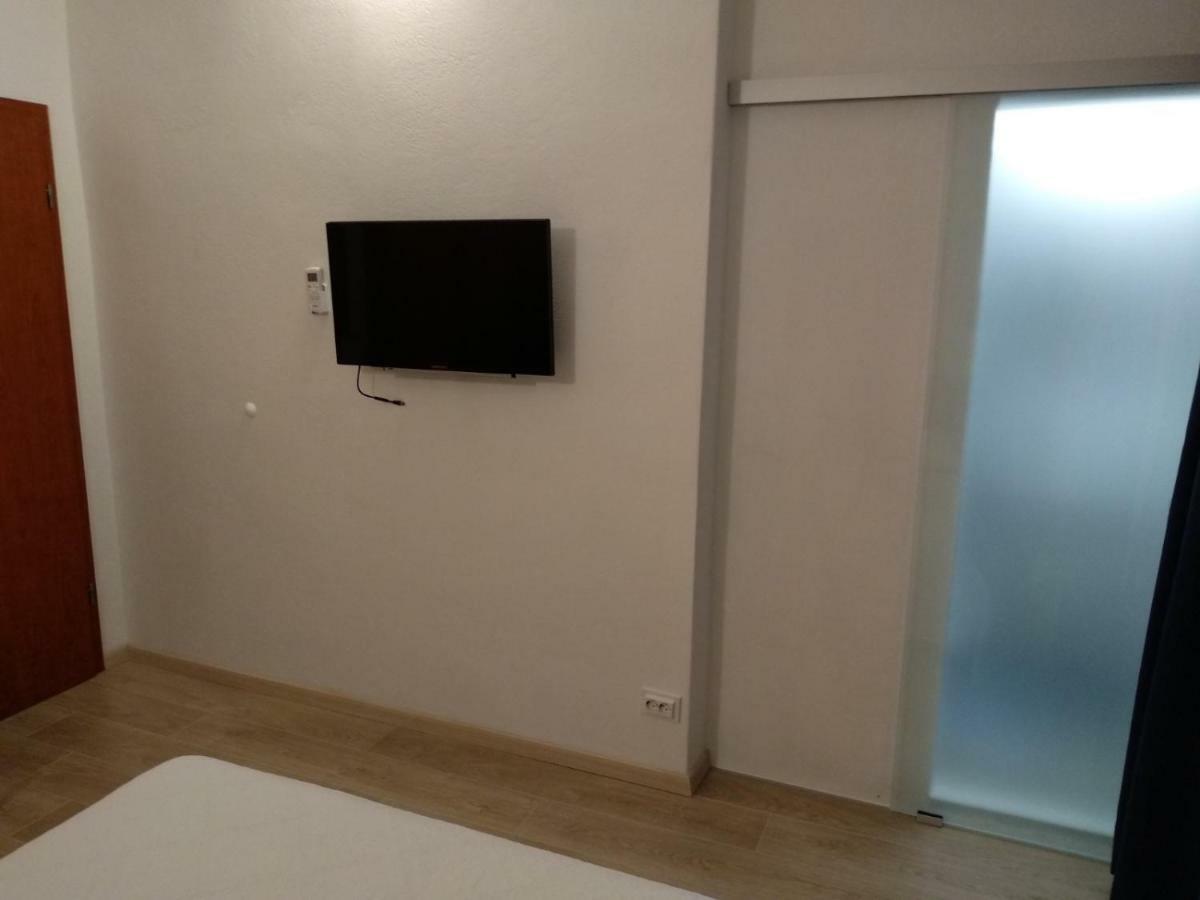 פודגורה Apartments And Rooms Niksa מראה חיצוני תמונה